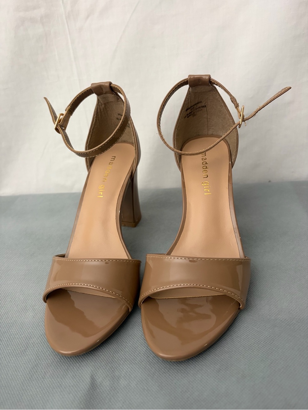 Madden Girl Beige Block Heel Sandals Ankle Strap Size 7 (B223) - Picture 12 of 12